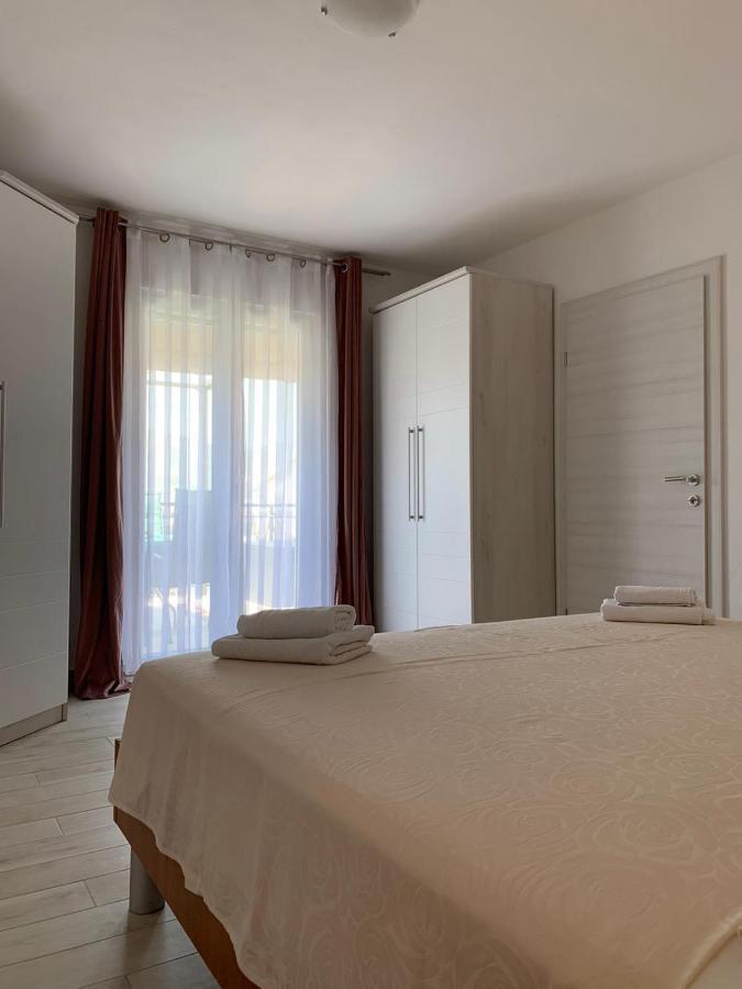 Apartment Salov Trogir Bagian luar foto